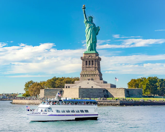 Statue of Liberty & NYC Landmarks 1.5-Hour Sightseeing Cruise