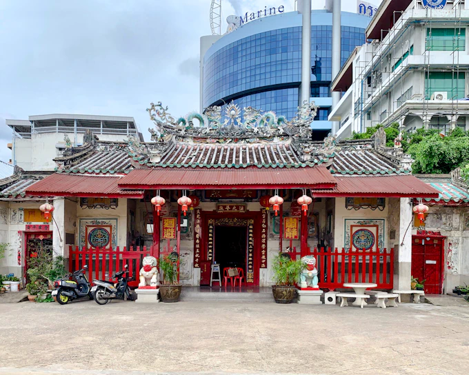 Bangkok Chinatown and Talad Noi Street Art Walking Tour