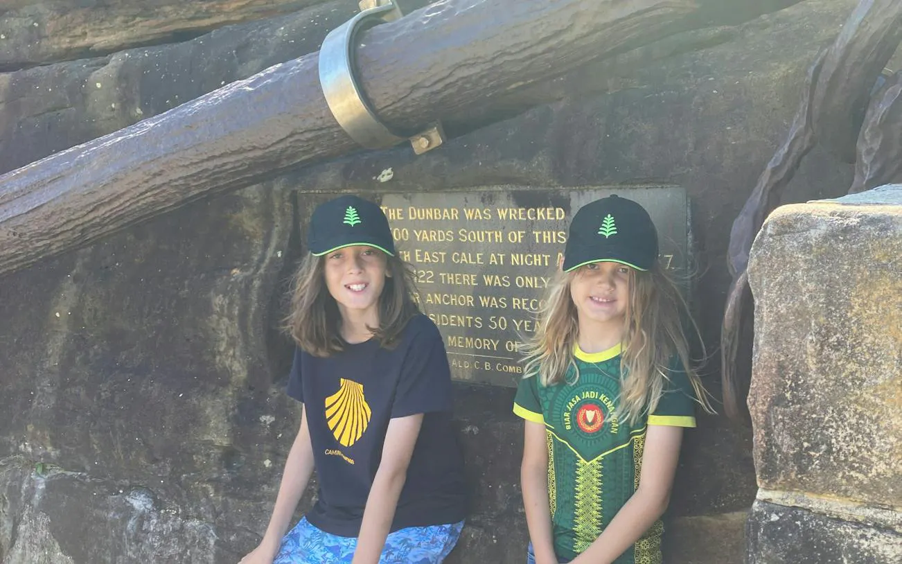 Children at Dunbar Shipwreck memorial plaque, Watsons Bay, Sydney.