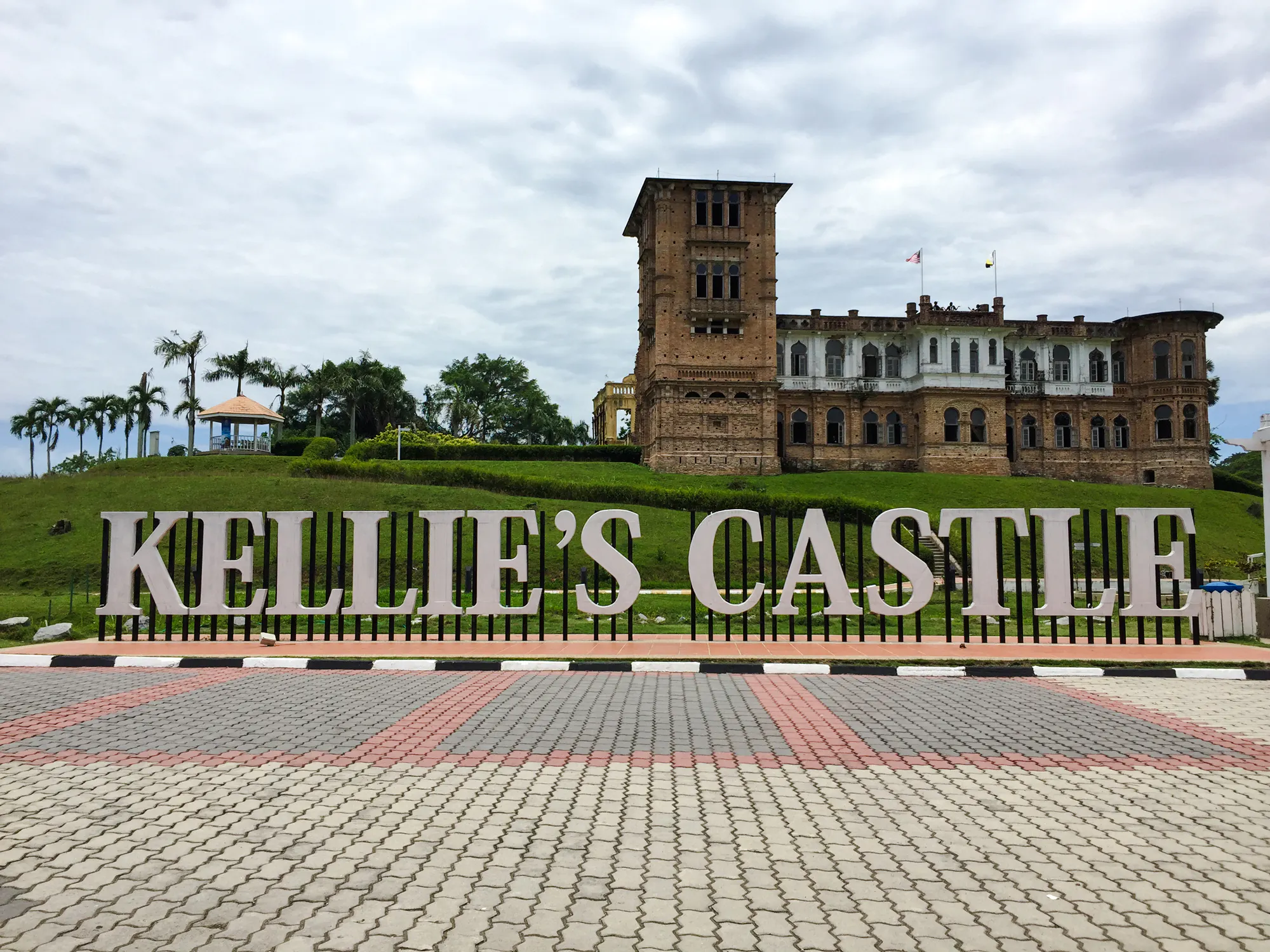 from kuala lumpur: private ipoh heritage & kek lok tong cave temple day trip-14