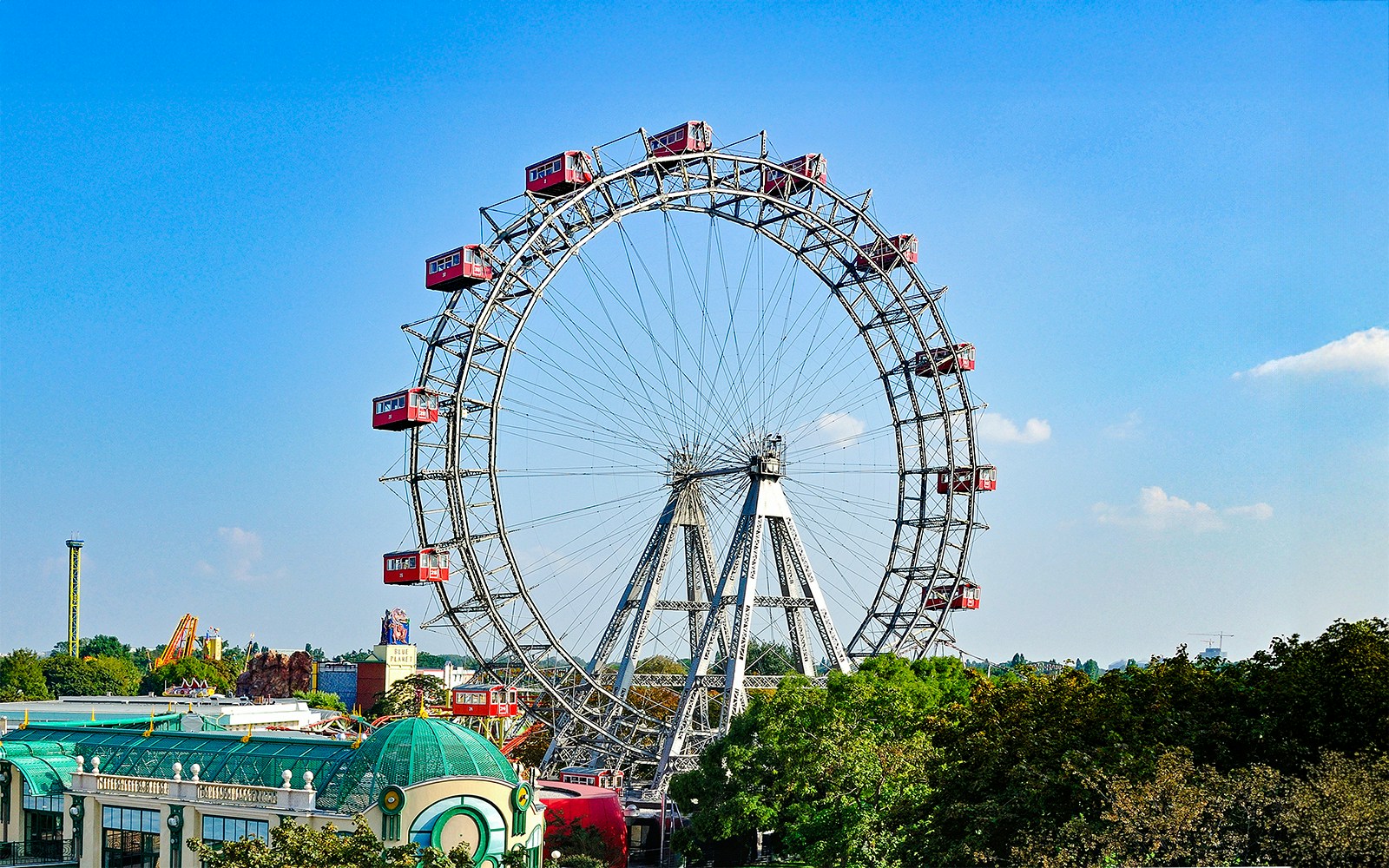 Everything You Need To Know About Vienna Ferris Wheel, the Vintage Viennese Wonder