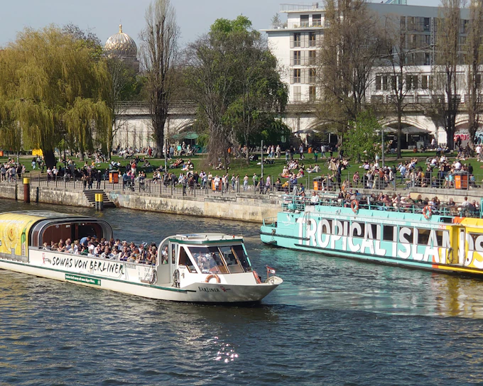 Berlin: 1 Hour Sightseeing Cruise on the River Spree