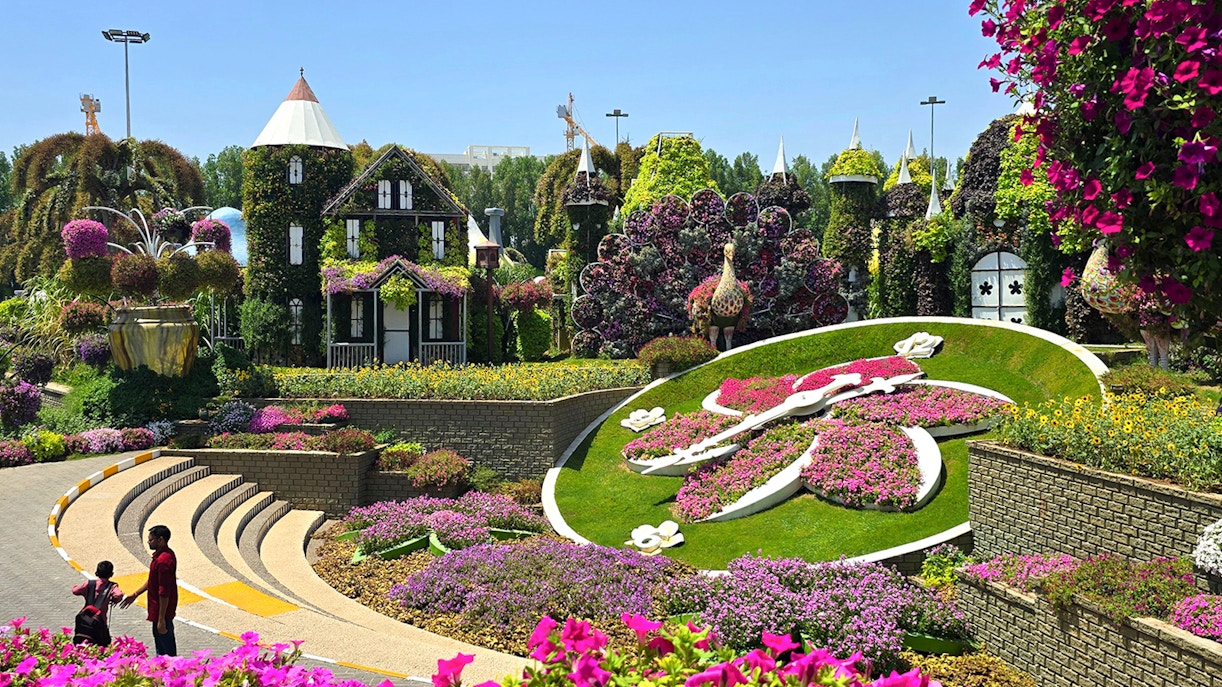 Floral Extravaganza: A Day Trip to Dubai's Stunning Miracle Garden - Sustainability and Innovation
