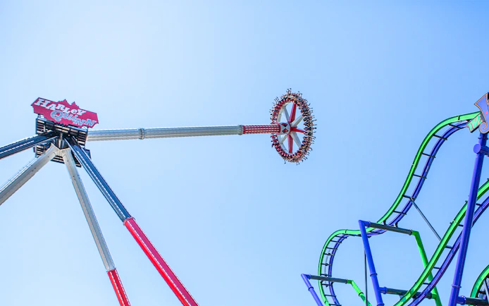 HARLEY QUINN™ Spinsanity ride at Six Flags New England, Boston.