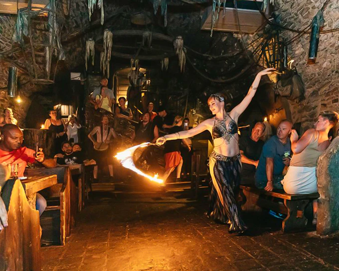 Prague: Early 3-Course Medieval Dinner with Show & Unlimited Drinks