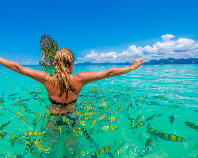 From Krabi: Hong Islands Half-Day Tour by Speedboat