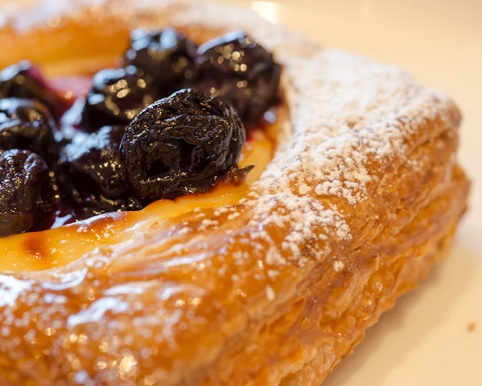Paris Latin Quarter and Rue Mouffetard Walking Food Tour with Tastings and Crêpe