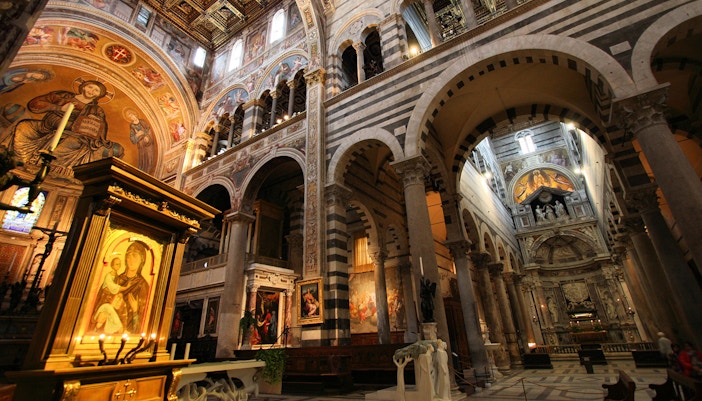Il monumento a Enrico VII nel Duomo di Pisa