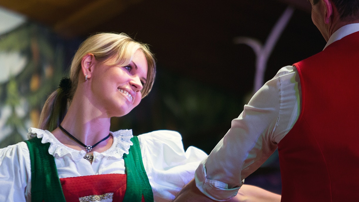 Tyrolean Evening Show Innsbruck with the Gundolf Family