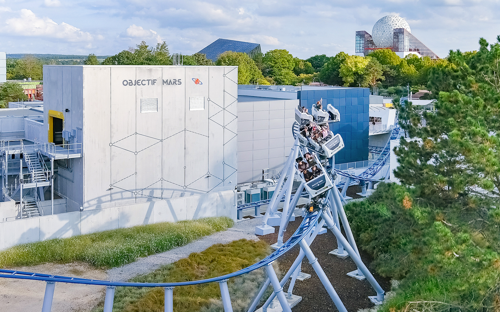 Roller coaster at Futuroscope theme park near Objectif Mars building.