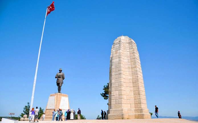 Statue of Ataturk and memorial at Chunuk Bair, Gallipoli, Canakkale, Turkey.