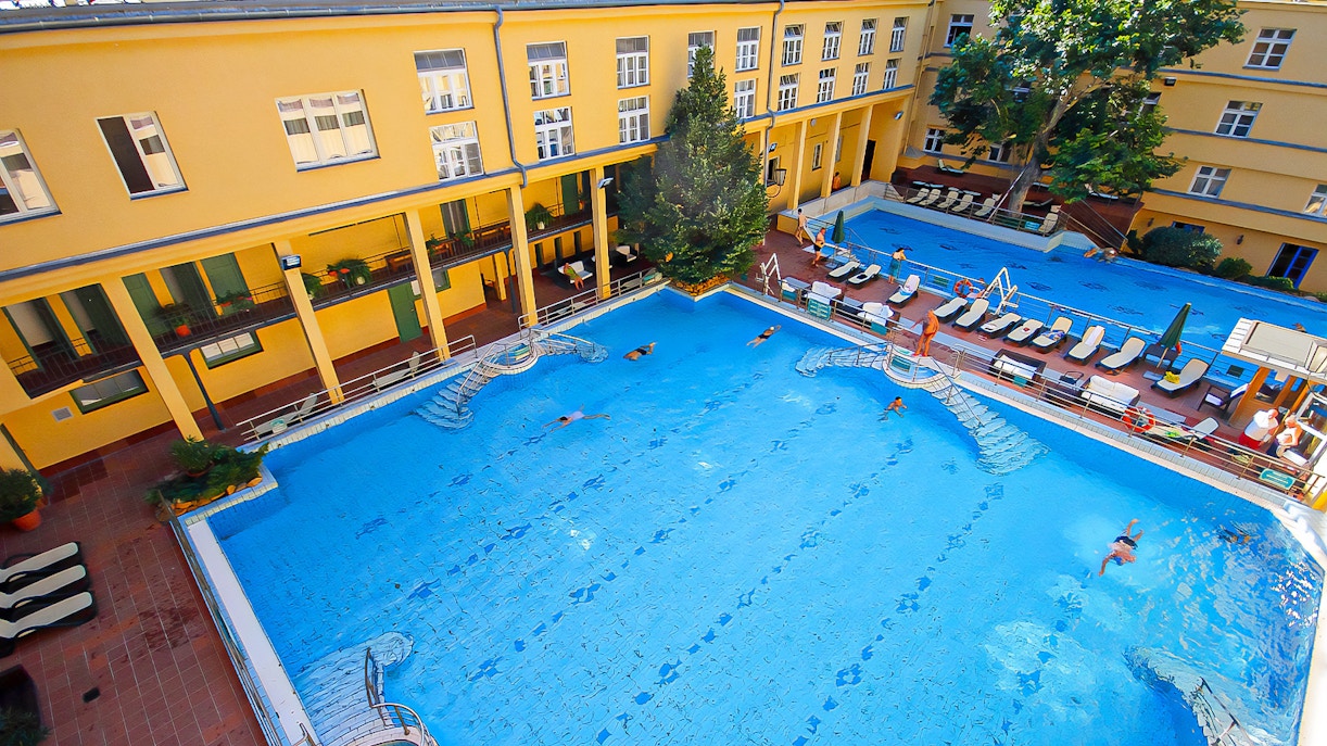 Why visit the Lukacs Baths?
