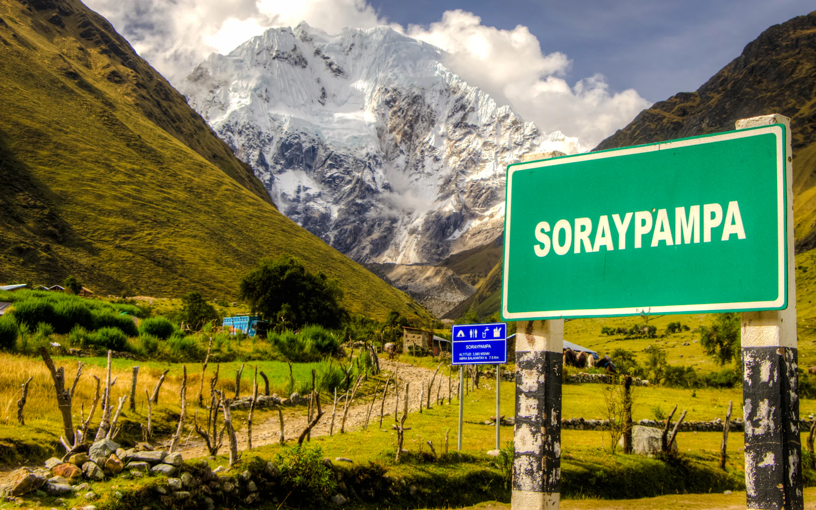 From Cusco: Humantay Lake Tour with Breakfast and Buffet Lunch