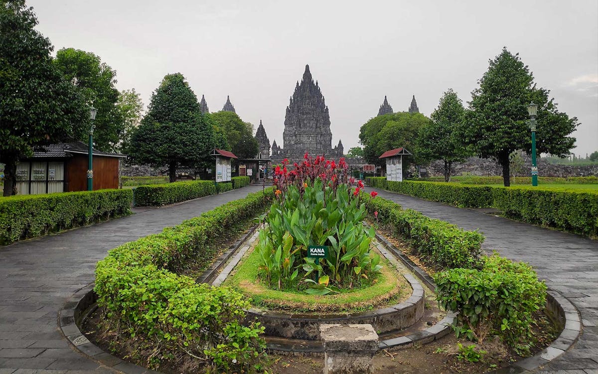guided tour of borobudur sunrise, prambanan temple & merapi volcano with hotel transfers-7 guided tour of borobudur sunrise, prambanan temple & merapi volcano with hotel transfers-7