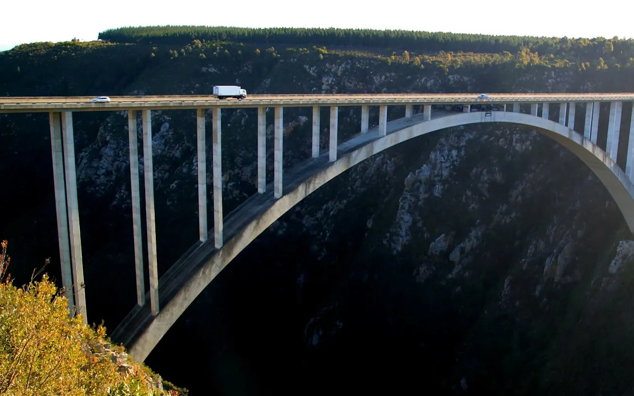 Garden Route Private Luxury Tour with 5-Star Accommodation and Big 5 Safari