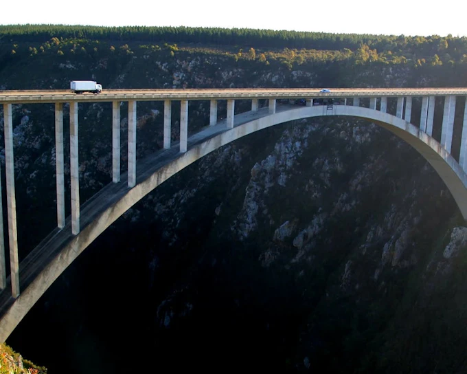 Garden Route Private Luxury Tour with 5-Star Accommodation and Big 5 Safari