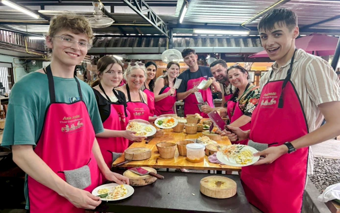 Chiang Mai Thai Cooking Class with Local Market Tour