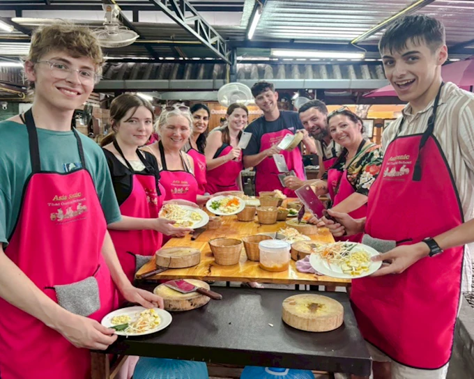 Chiang Mai Thai Cooking Class with Local Market Tour (Product 49112)