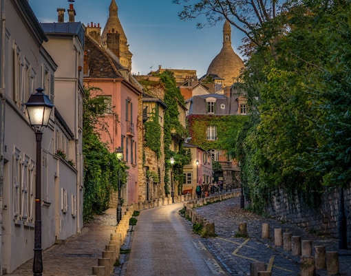emily in paris luoghi parigi