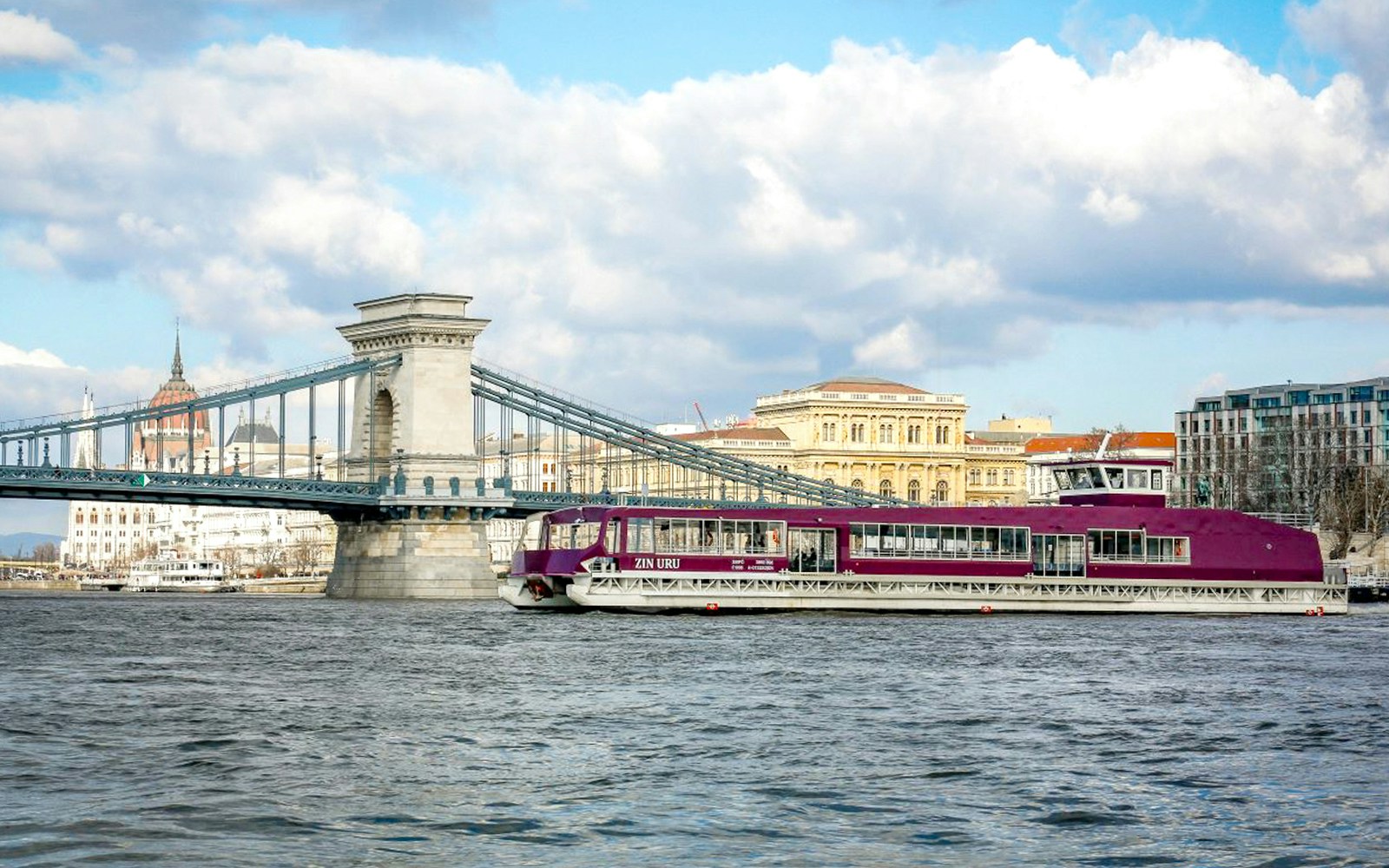 Premium cruising experience with 2-story boats