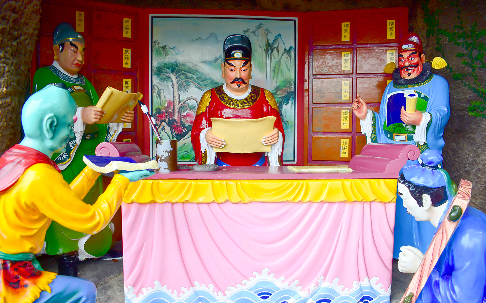 Chin Swee Caves Temple pagoda surrounded by lush greenery in Genting Highlands, Malaysia.