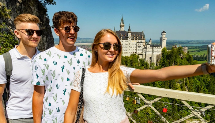 Photo opportunities at Marienbrucke bridge