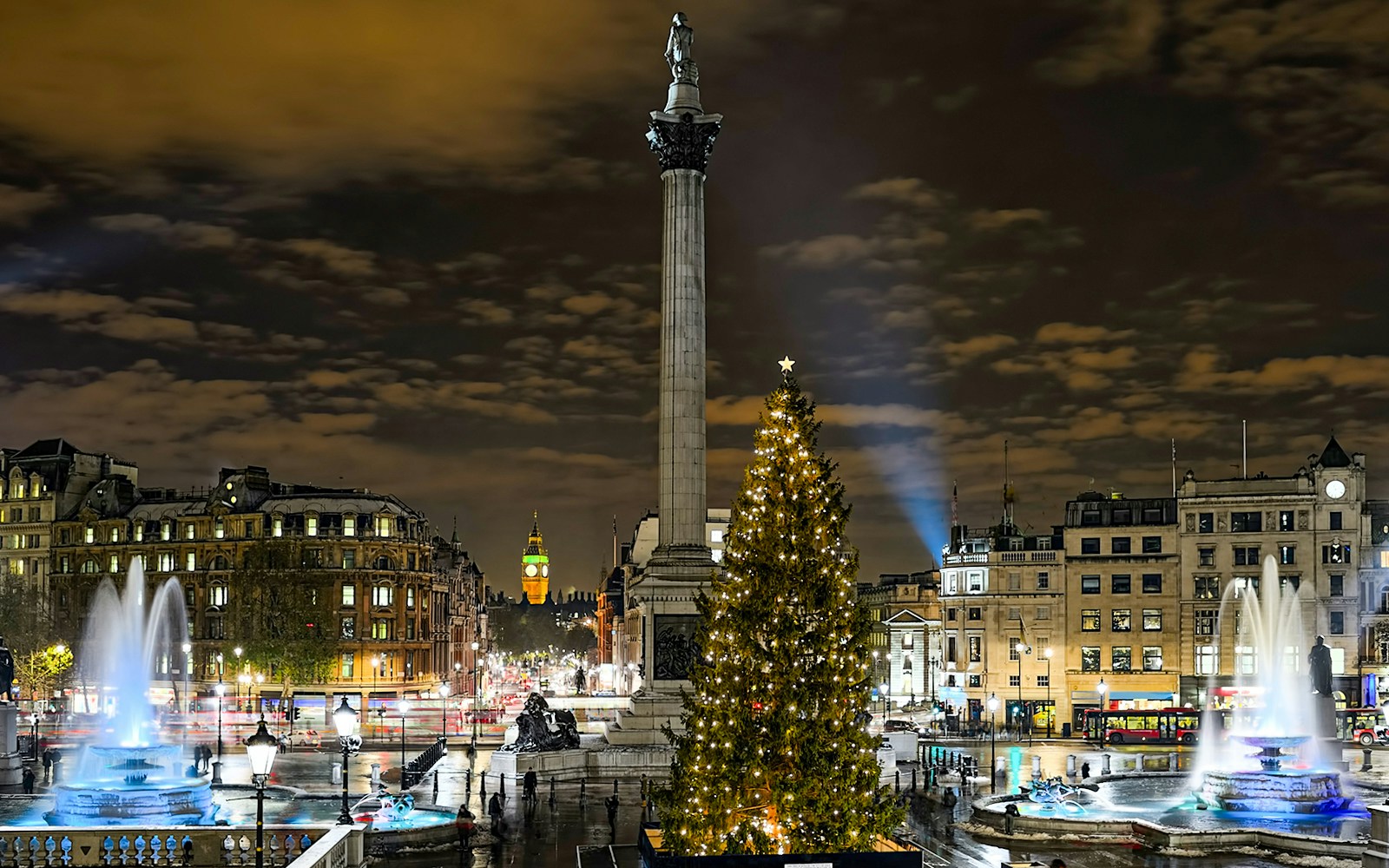 christmas lights bus tour london