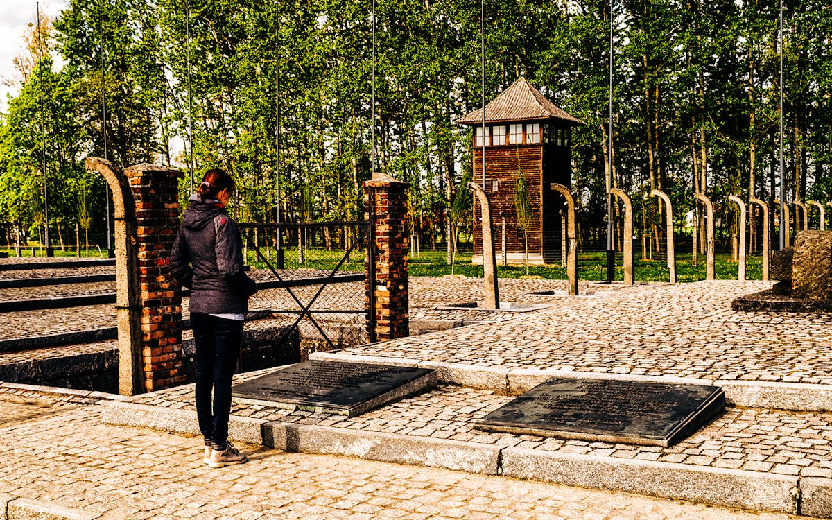 visita guiada a auschwitz-birkenau com passeio noturno pela cidade antiga da cracóvia-7 visita guiada a auschwitz-birkenau com passeio noturno pela cidade antiga da cracóvia-7