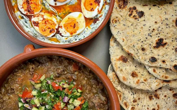 Old Cairo Private Street Food Tour with Breakfast and Lunch