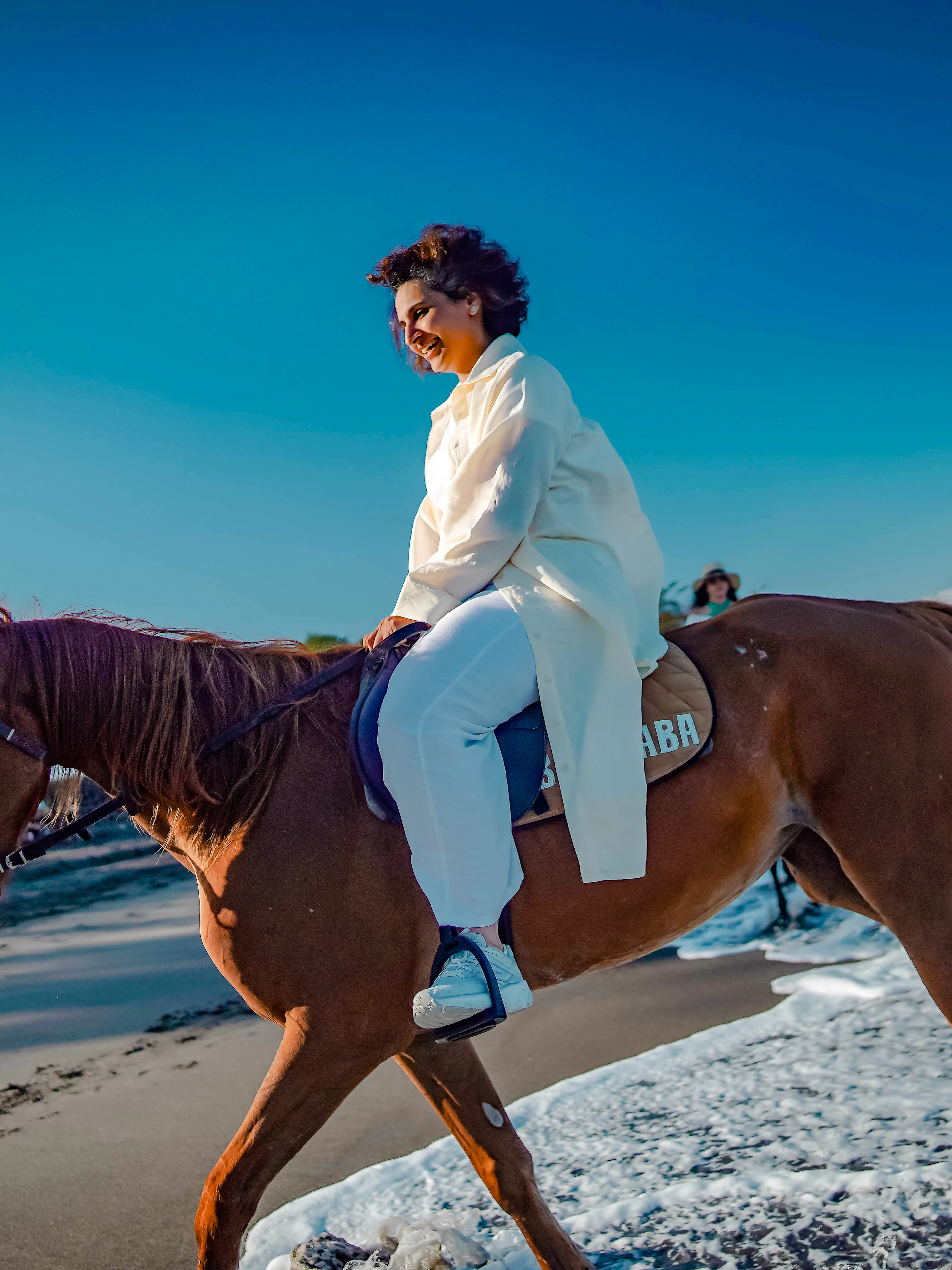 reiten am strand auf bali-1