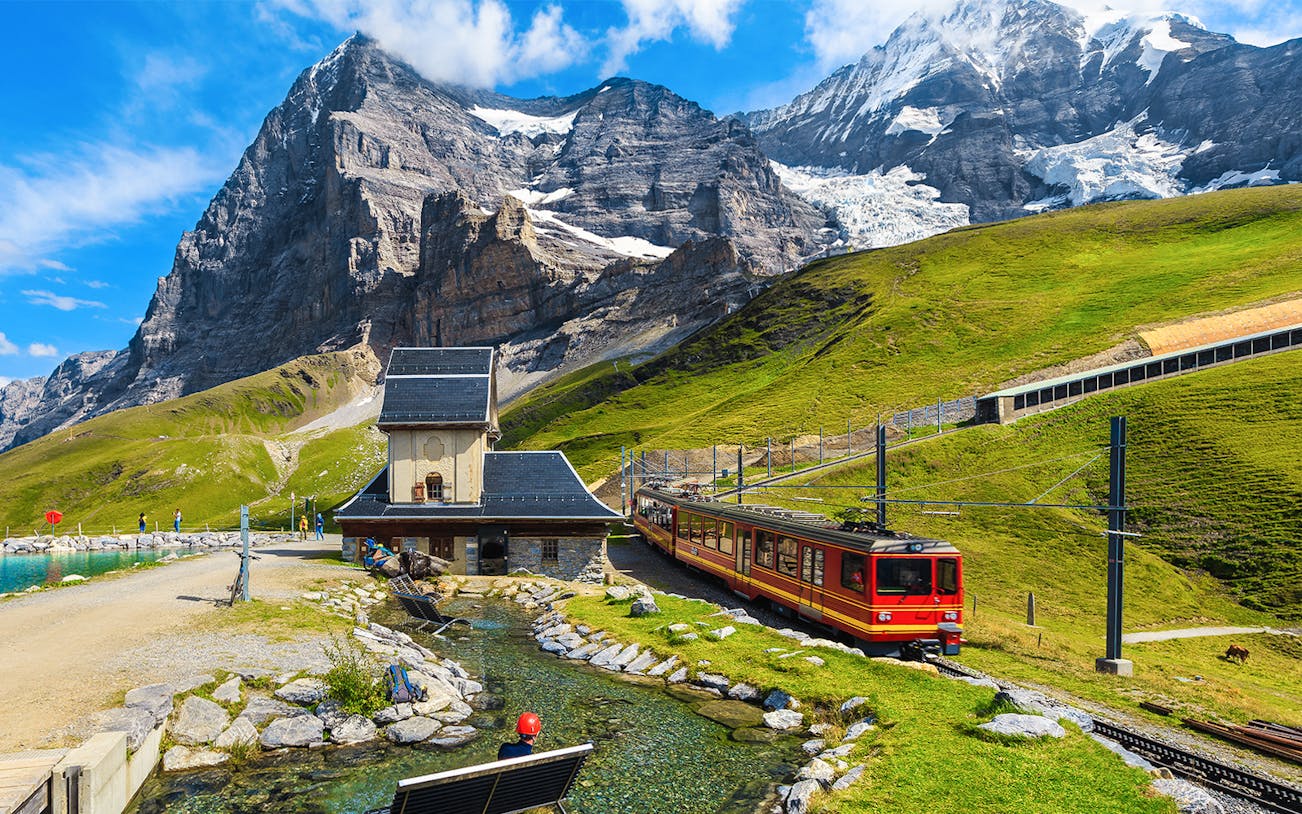 cogwheel train