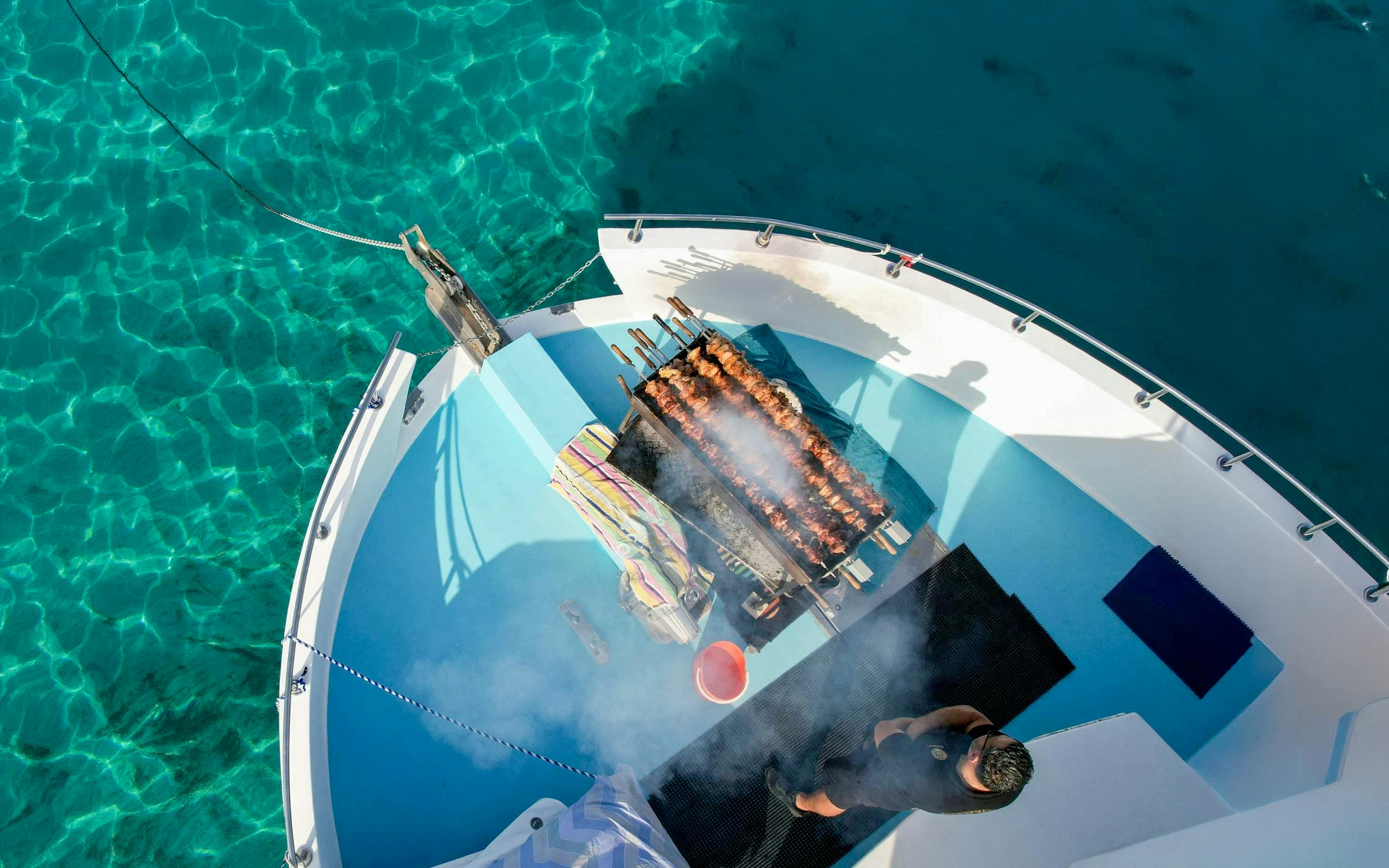 fra paphos: eftermiddagssejlads til blue lagoon med svømning, grill og vin-2
