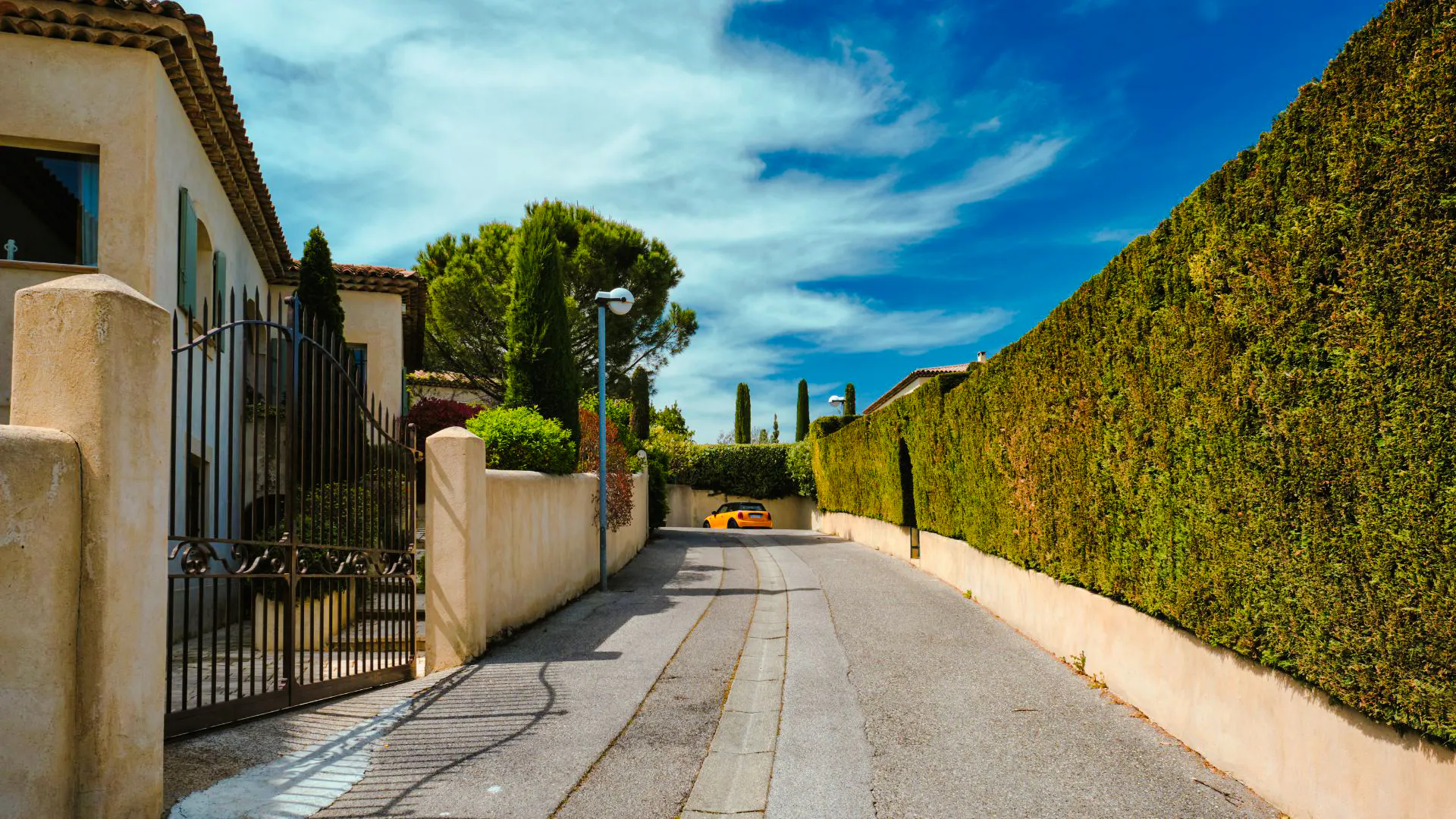 aix-en-provence private walking tour with local guide-1