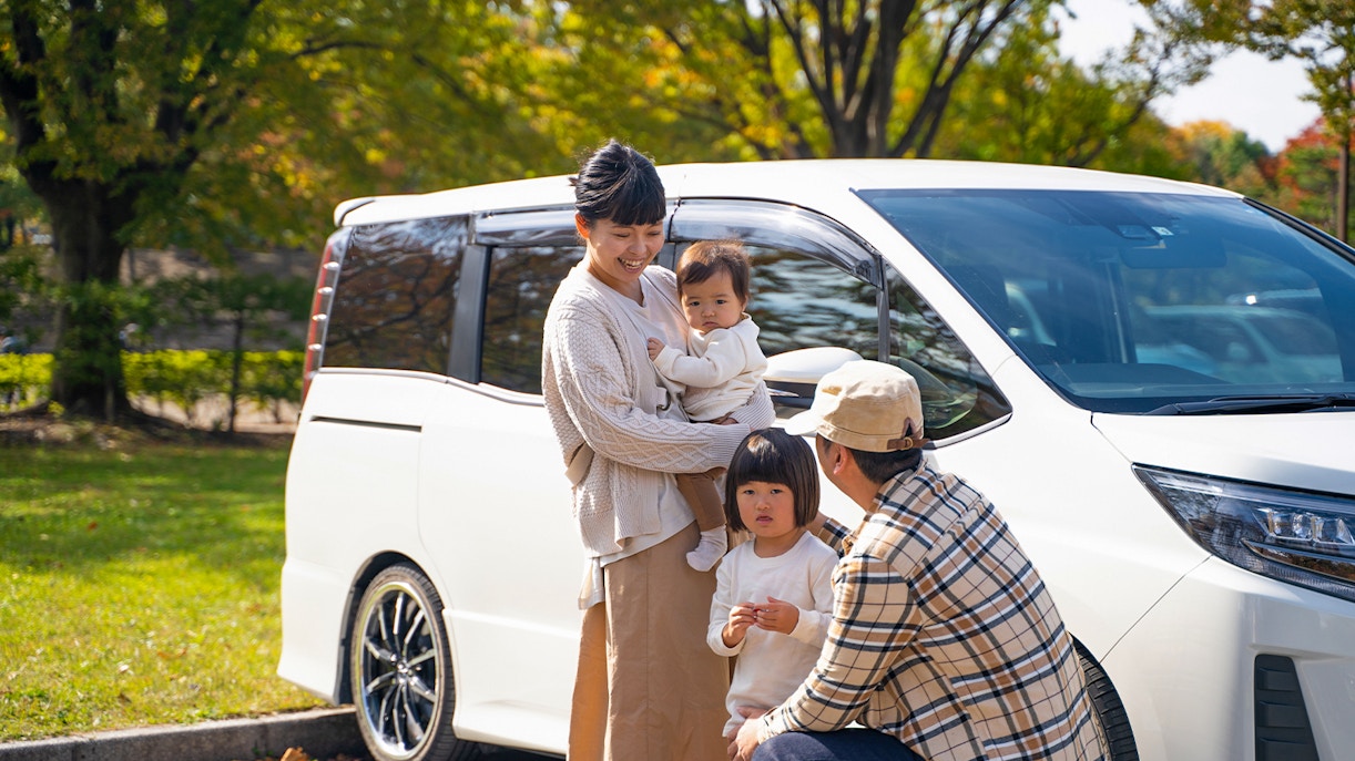 Family on Tivoli day trip in minivan