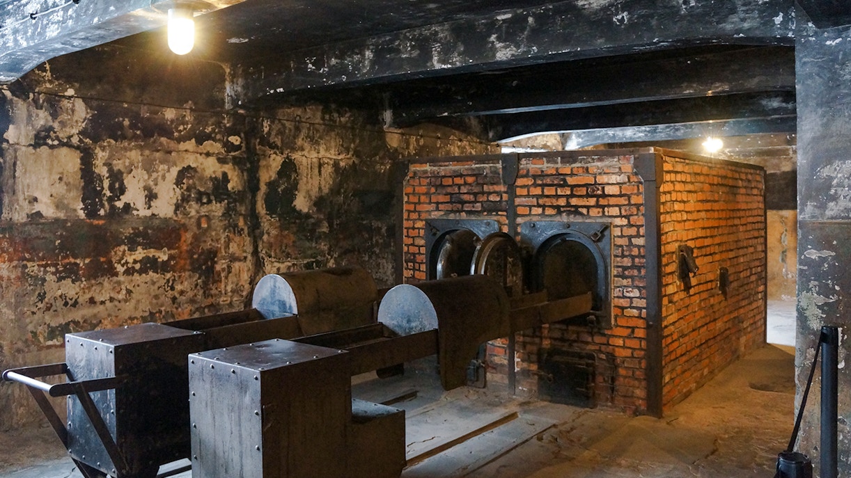 Auschwitz I barracks and crematorium in Krakow tour.