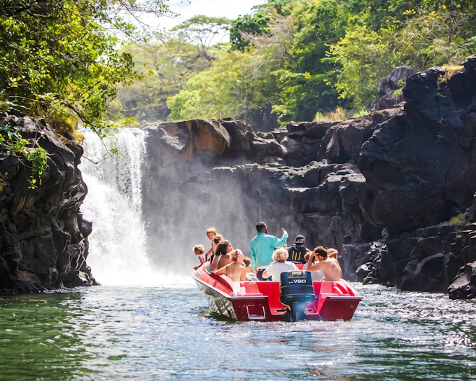 Speedboat trip to Ile aux cerfs with Private Island Lunch