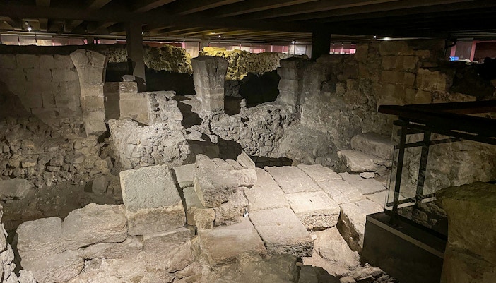 Notre-Dame crypt ruins and baths