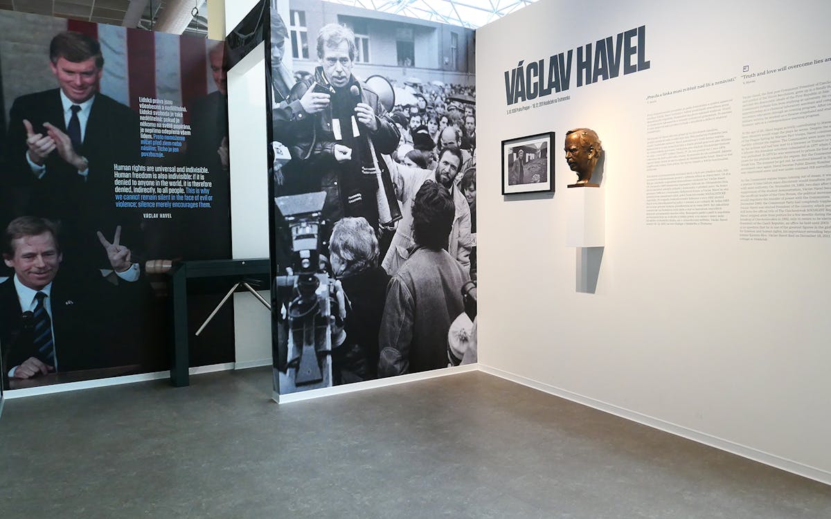 praga: biglietti per il museo del comunismo-8 praga: biglietti per il museo del comunismo-8