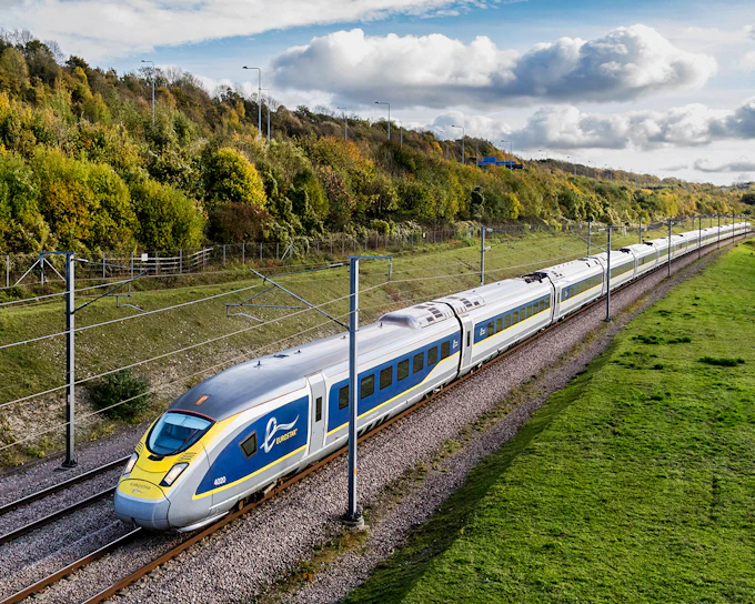 From London: Paris Explorer Day Trip by Rail with Sightseeing Bus