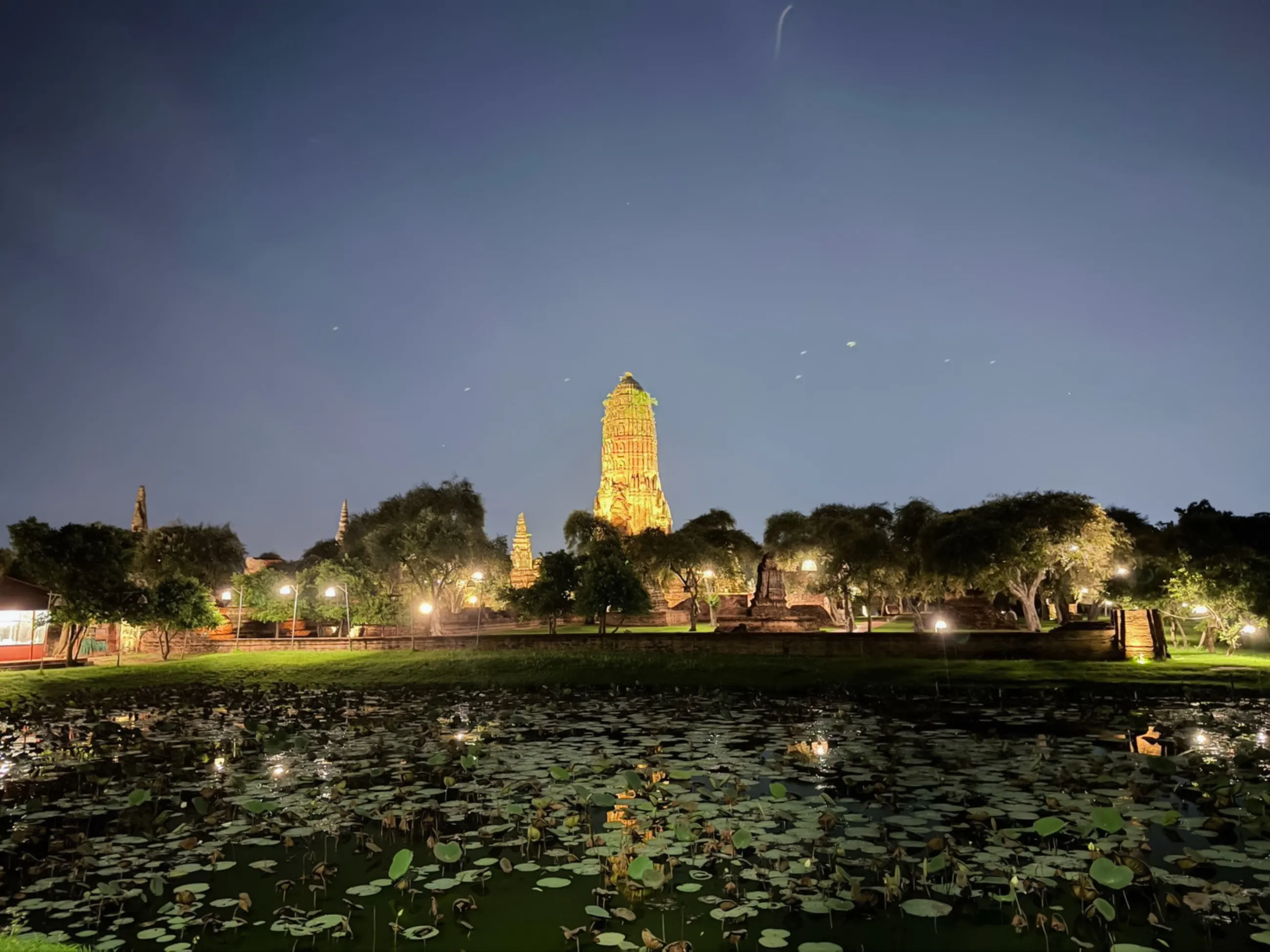Ayutthaya Night Tuk-Tuk Temple Tour with Street Food Tasting