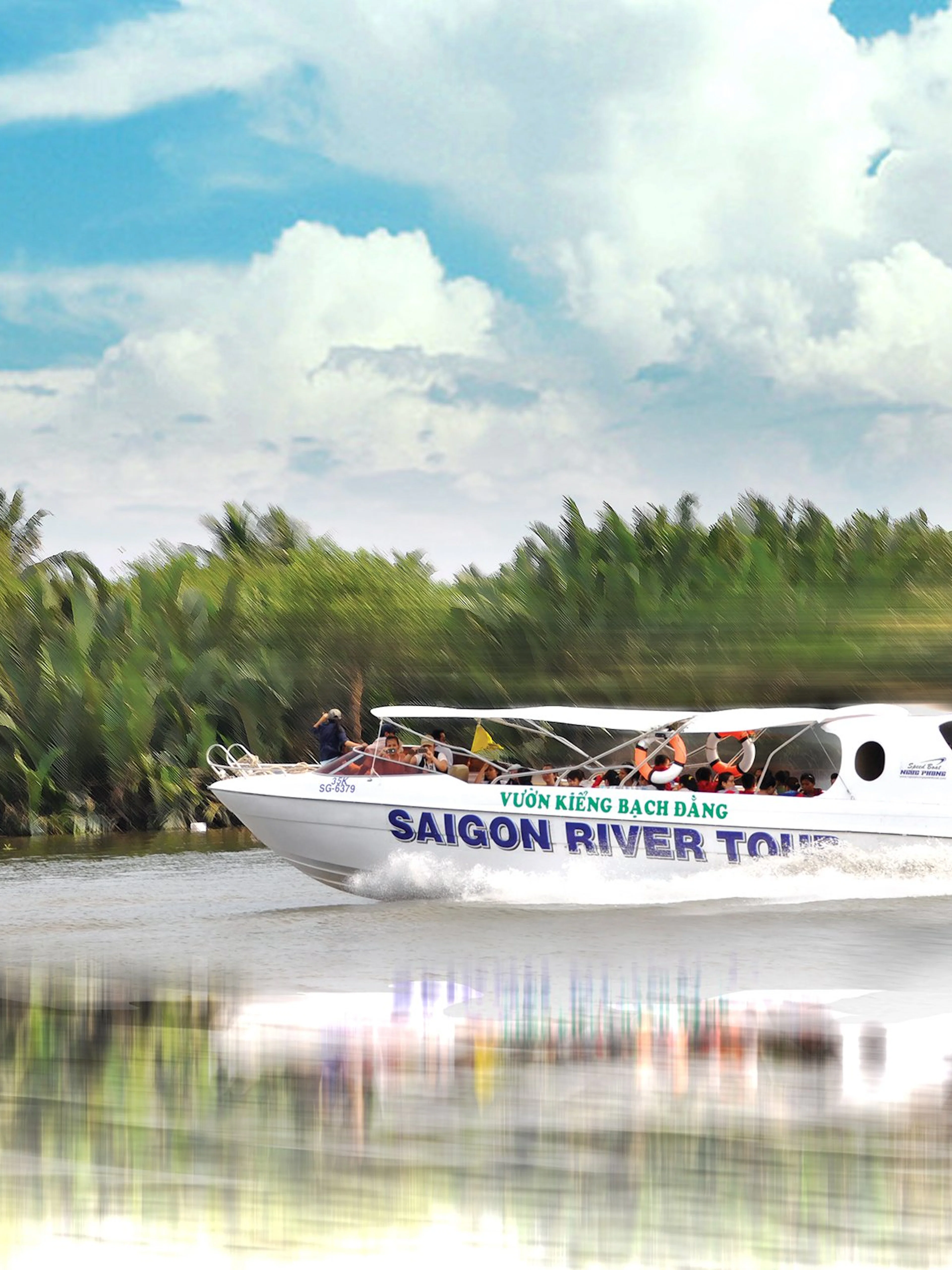 Speed boat on Saigon River for VIP Cu Chi Tunnels tour.