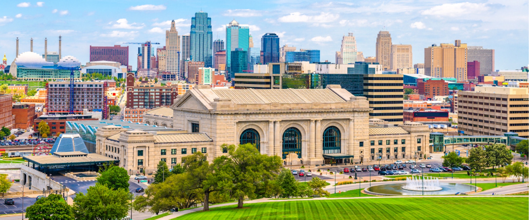 Kansas City skyline with Union Station in the foreground.