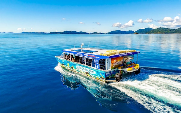 From Airlie Beach: Whitsundays Glass-Bottom Boat Tour