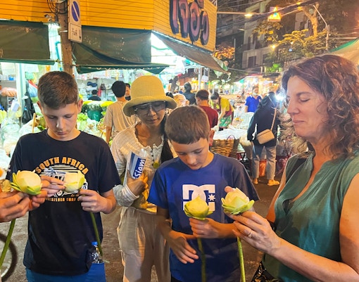 siam village night market