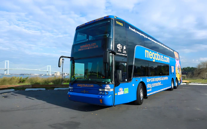 Double-decker bus for Niagara Falls tour from Toronto.