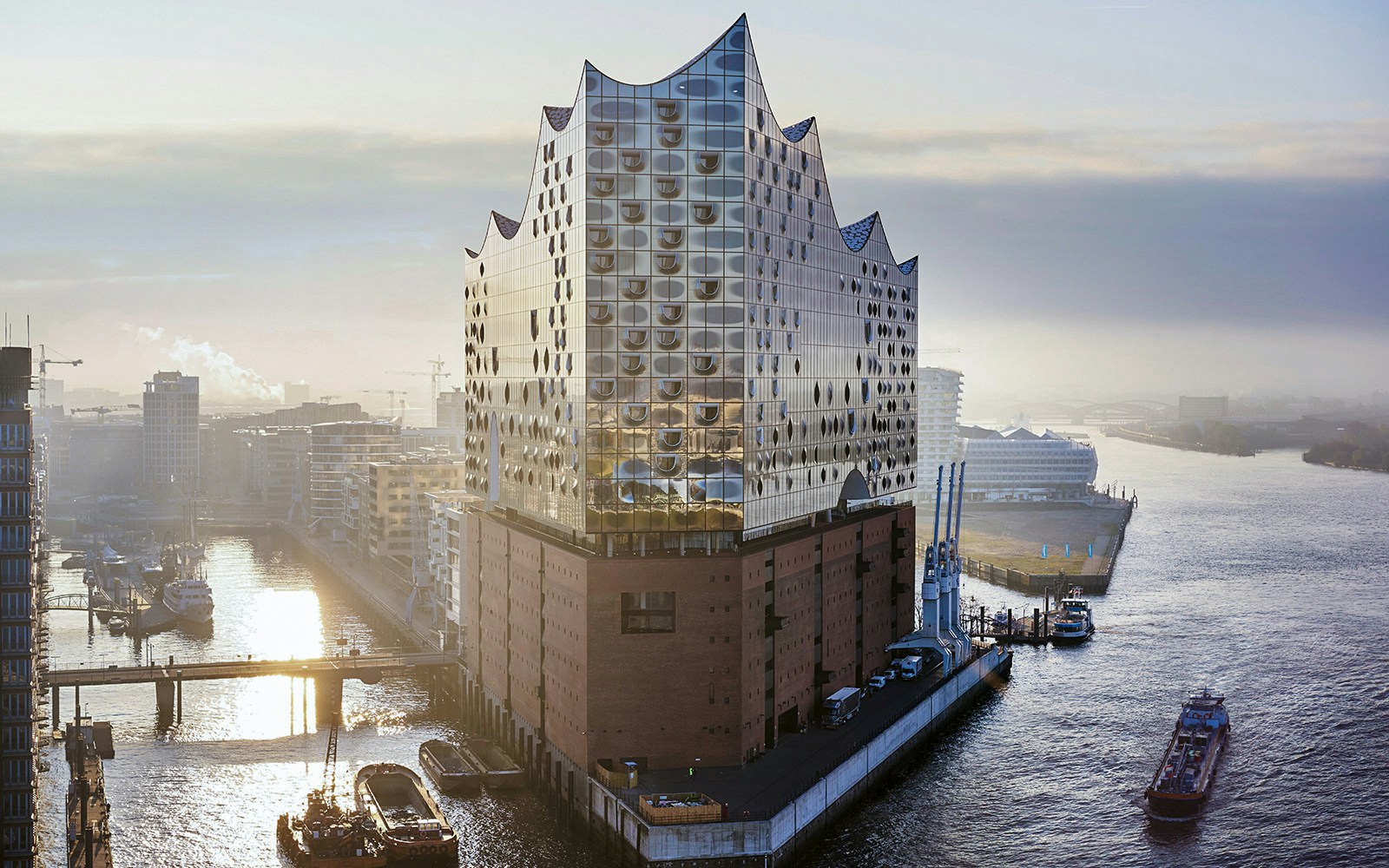 Tour of Elbphilharmonie 