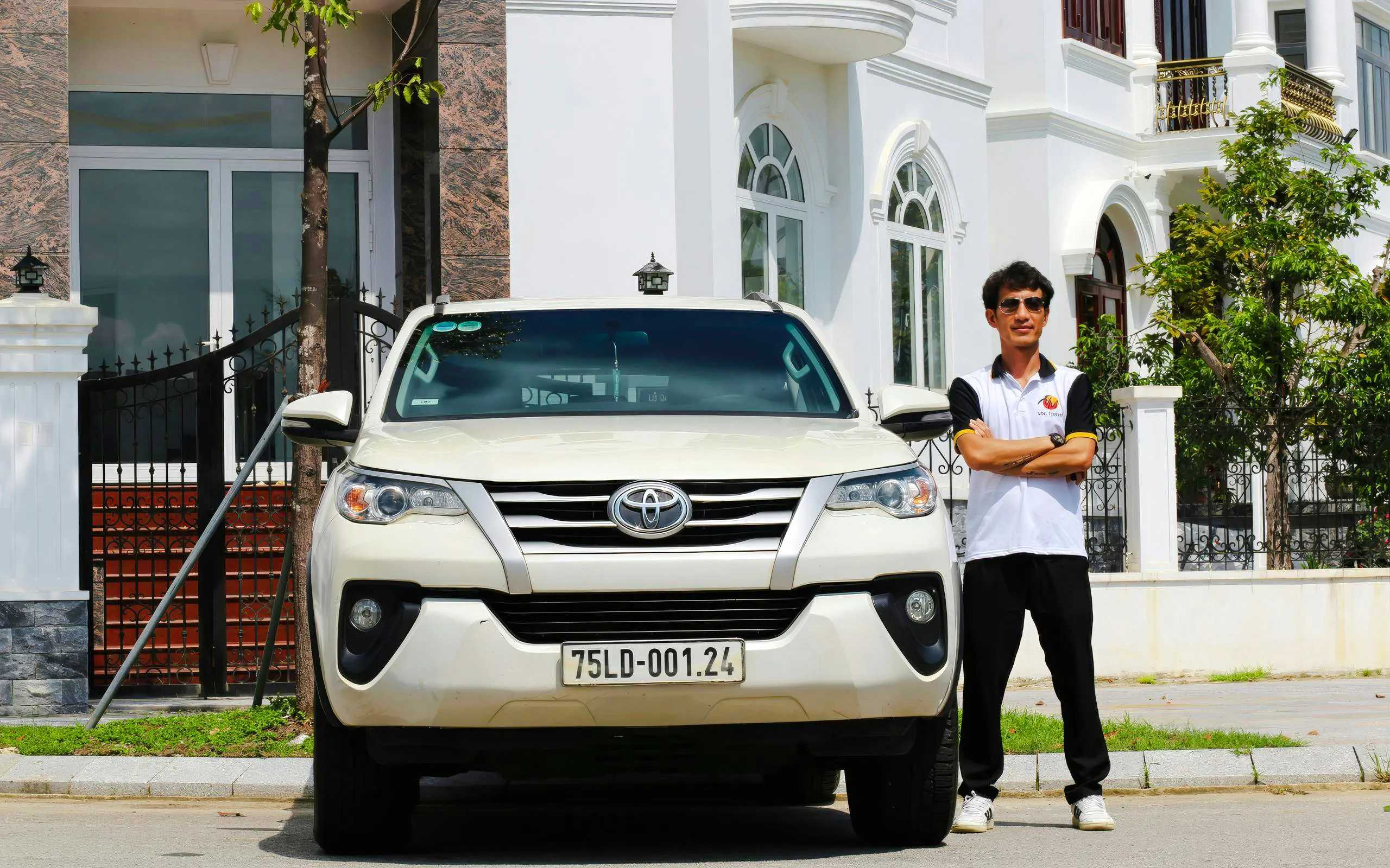 Private car and driver for Hue to Da Nang/Hoi An tour via Hai Van Pass.