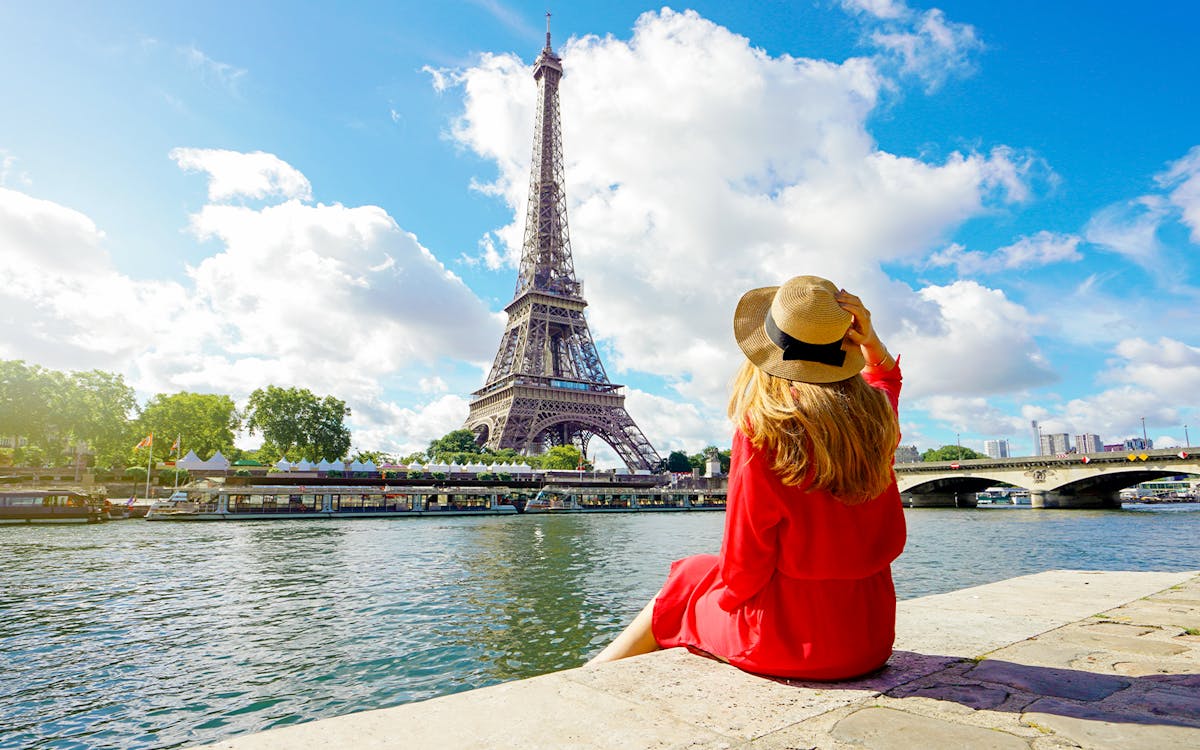 private photoshoot at the eiffel tower-1 private photoshoot at the eiffel tower-1