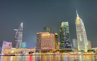 ho chi minh city walking tour: nguyen hue walking street & thu thiem creative park-3