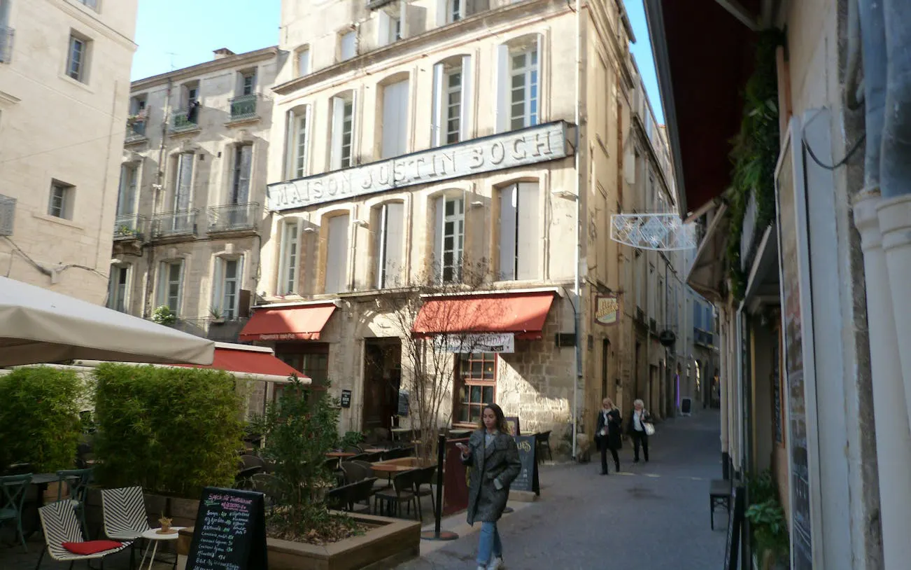 Euric's Bow in Montpellier: Self-Guided City Exploration Game Image 9